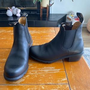 Blundstone Black Heeled Booties size 7.5